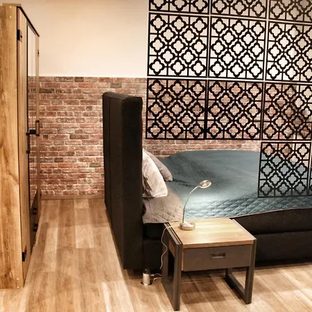 Kinzigloft Mit Blick Auf Den Fluss * Gelnhausen