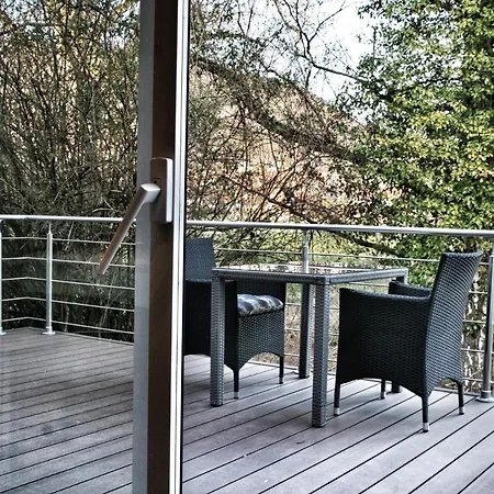 Kinzigloft Mit Blick Auf Den Fluss アパート ゲルンハウゼン