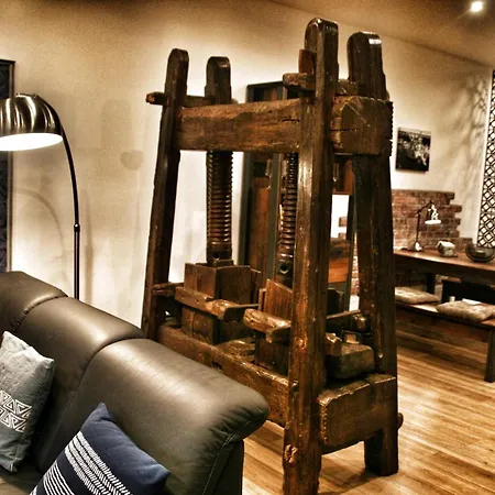 Kinzigloft Mit Blick Auf Den Fluss * ゲルンハウゼン