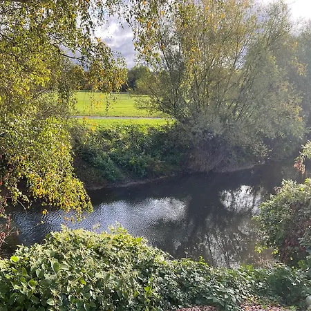 Kinzigloft Mit Blick Auf Den Fluss アパート